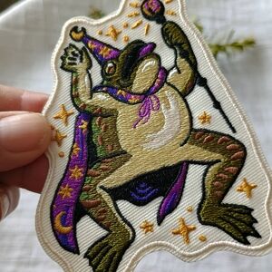 🧙🏼 MYSTIC POP 🧙 x 1 Embroidered Mystical Frog Core iron-on/sew-on patch